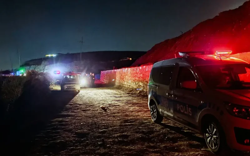 Adana’da korkunç olay: Önce kadını, sonra cinayete tanık olan iki erkeği öldürdü